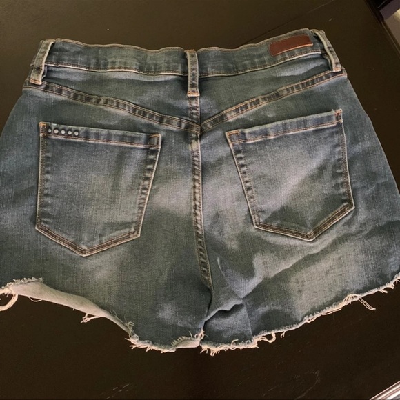 BlankNYC Cutoff Shorts- Size 28 - Picture 2 of 4